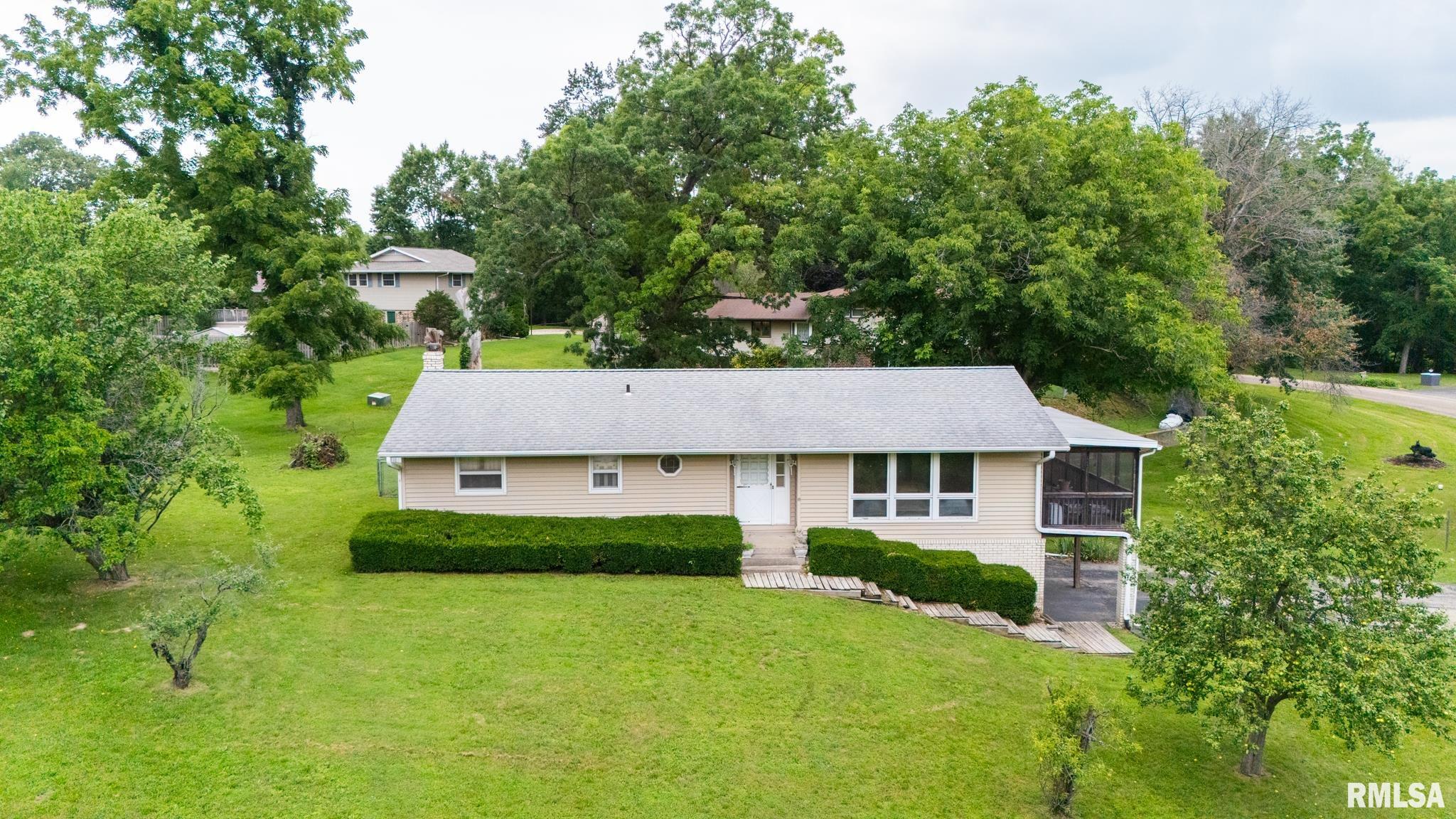 21640 Lago Drive Delavan, IL 61734 - Photo 3 of 26