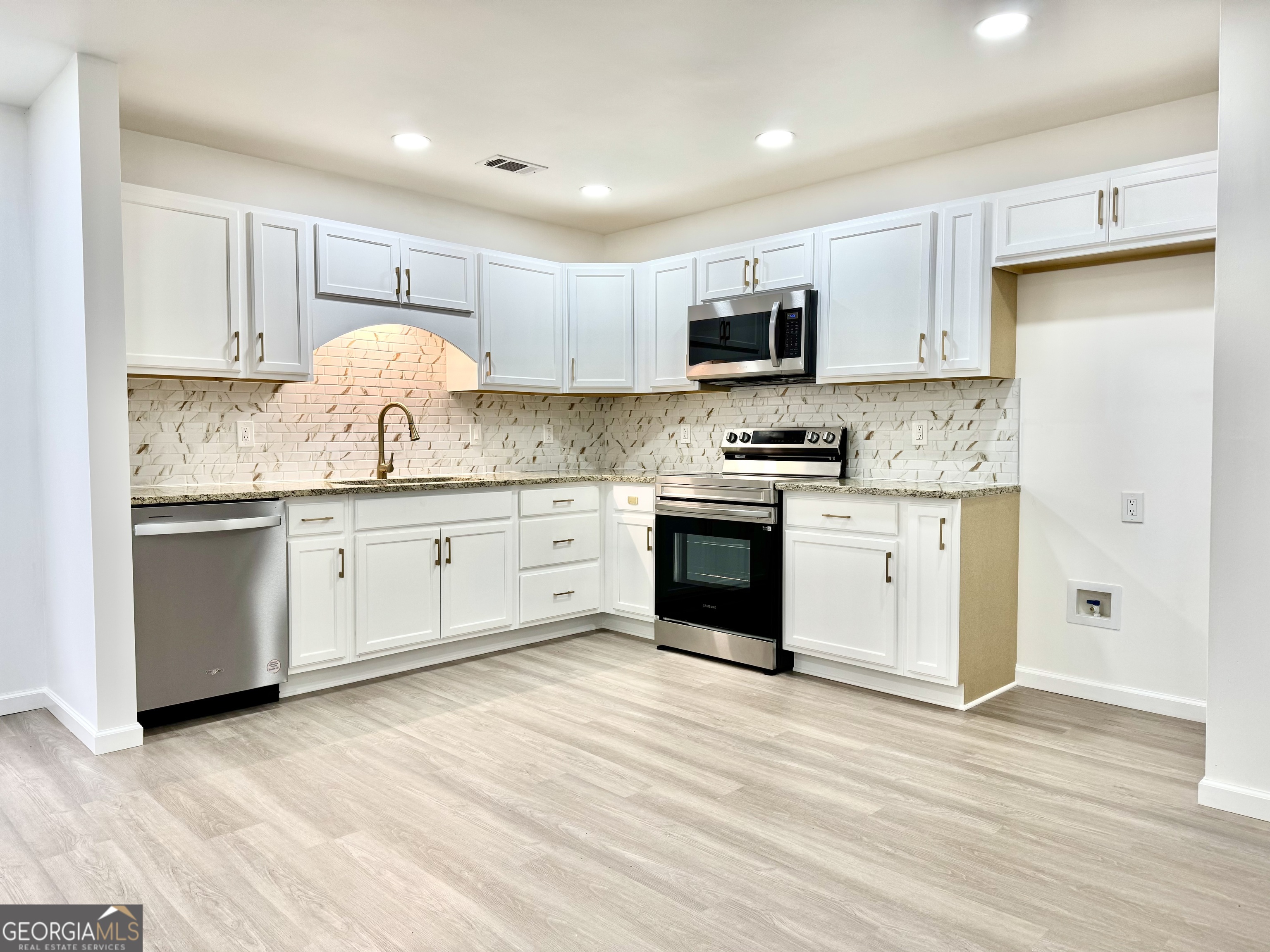 132 Circle Drive Winder, GA 30680 - Photo 2 of 13