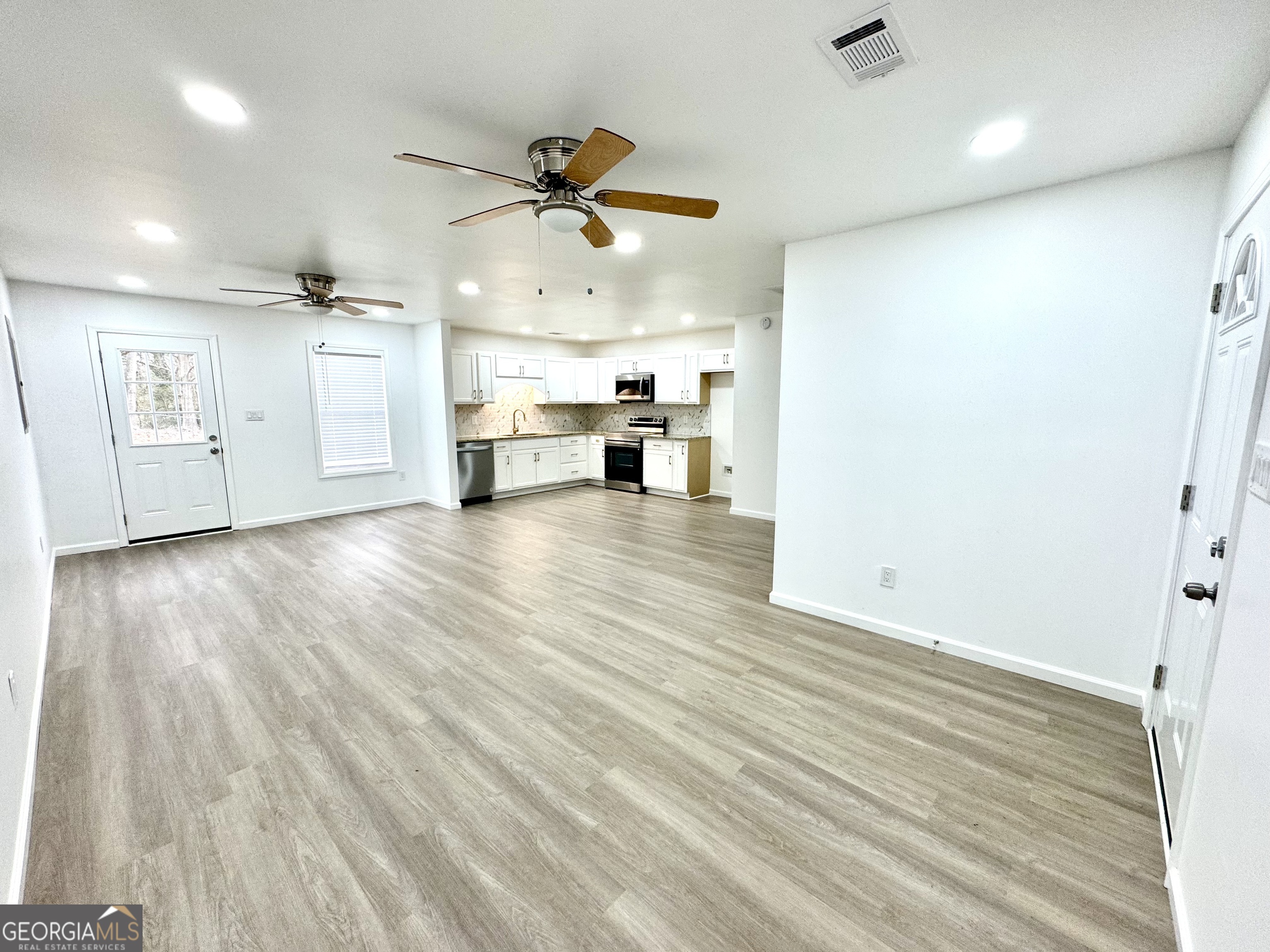 132 Circle Drive Winder, GA 30680 - Photo 3 of 13