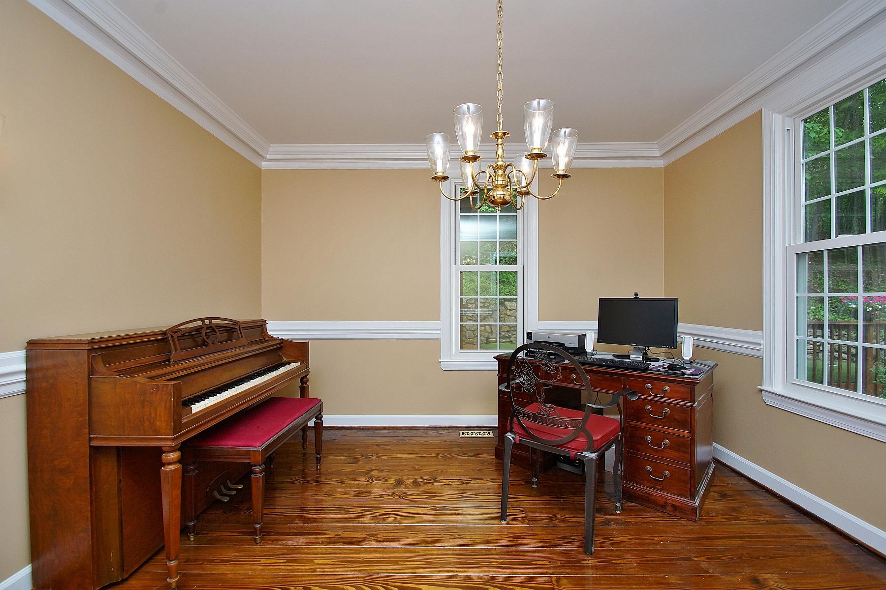 5013 Falcon Ridge Road Roanoke, VA 24018 - Photo 15 of 81 dsc05974