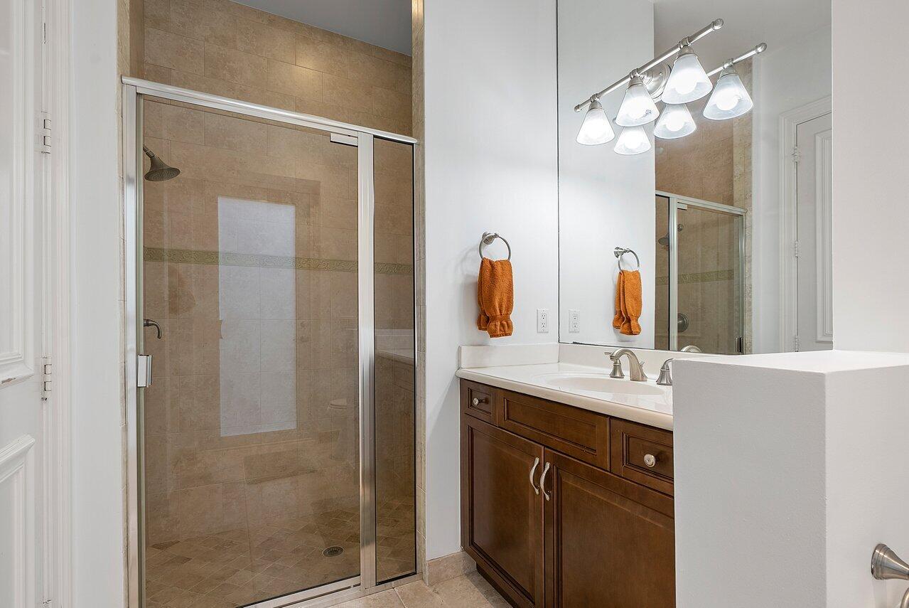 17641 Middlebrook Way Boca Raton, FL 33496 - Photo 27 of 59 Bathroom 2