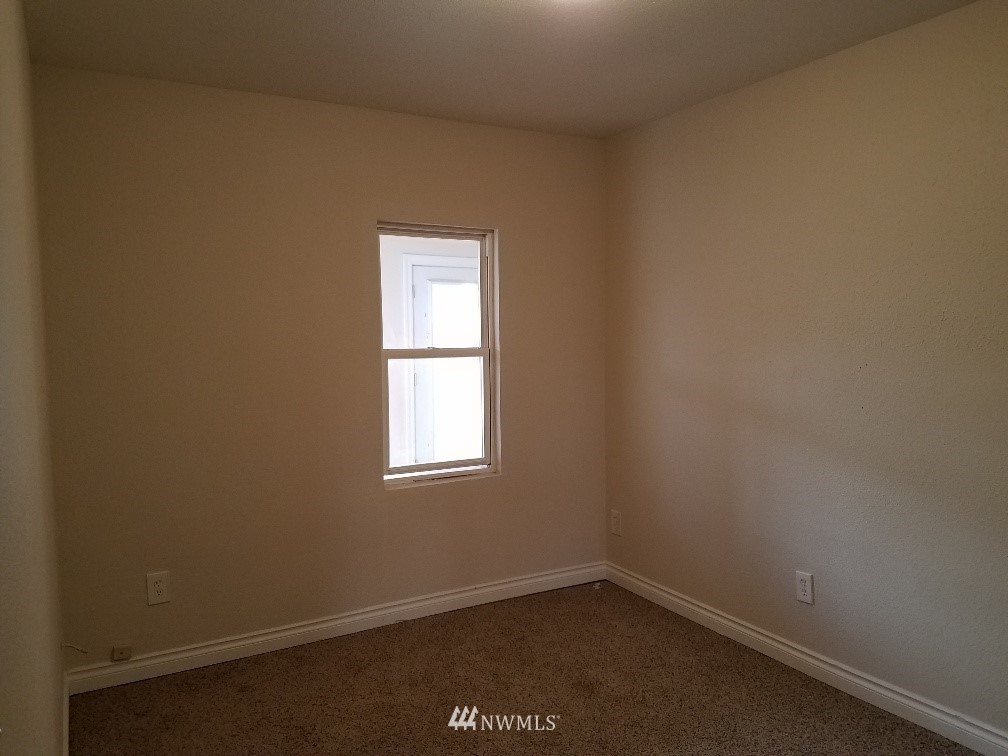 295 Southwest James Street Chehalis, WA 98532 - Photo 5 of 10 Gallery Image 5