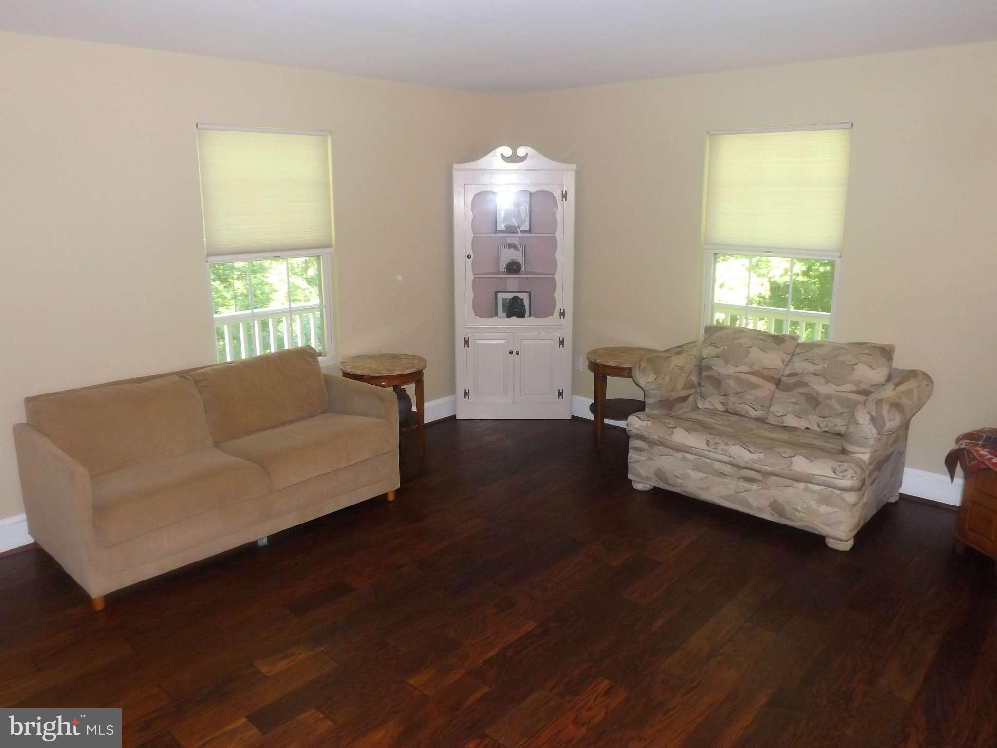 4240 Hardesty Road Huntingtown, MD 20639 - Photo 10 of 30 Living Room