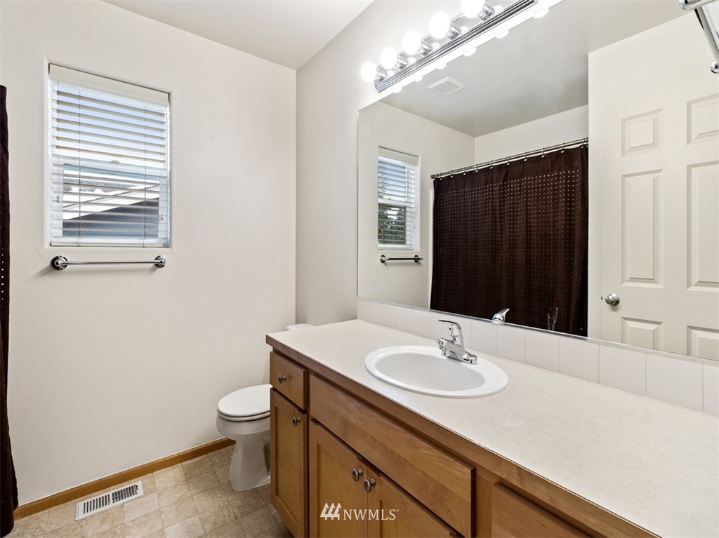 12043 Southeast 186th Street Renton, WA 98058 - Photo 13 of 23 Gallery Image 13