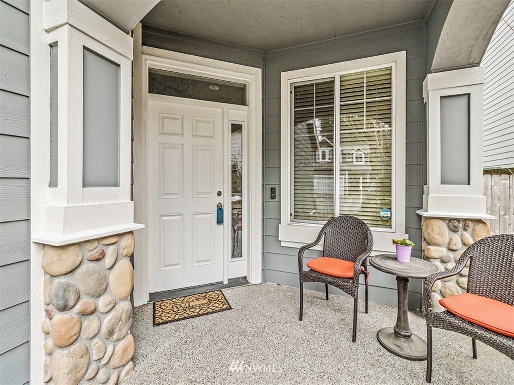 12043 Southeast 186th Street Renton, WA 98058 - Photo 3 of 23 Gallery Image 3