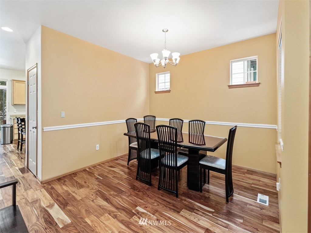 12043 Southeast 186th Street Renton, WA 98058 - Photo 5 of 23 Gallery Image 5