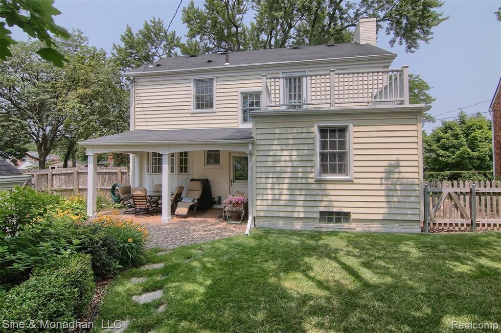 389 Merriweather Road Grosse Pointe Farms, MI 48236 - Photo 26 of 33