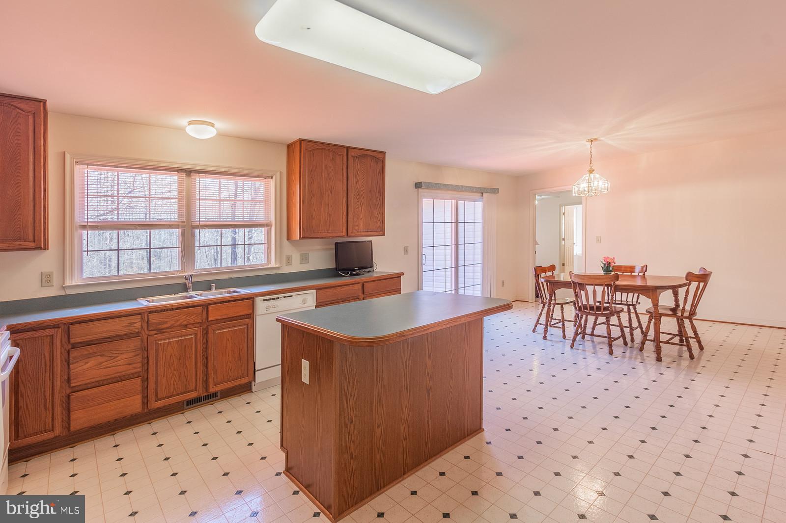 1544 Truslow Road Fredericksburg, VA 22406 - Photo 15 of 60 Kitchen