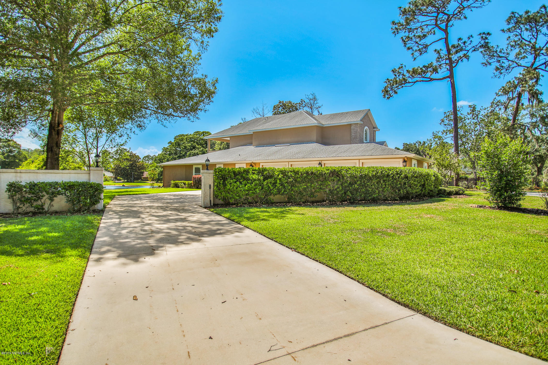7936 Pine Lake Road Jacksonville, FL 32256 - Photo 10 of 70 DRIVEWAY