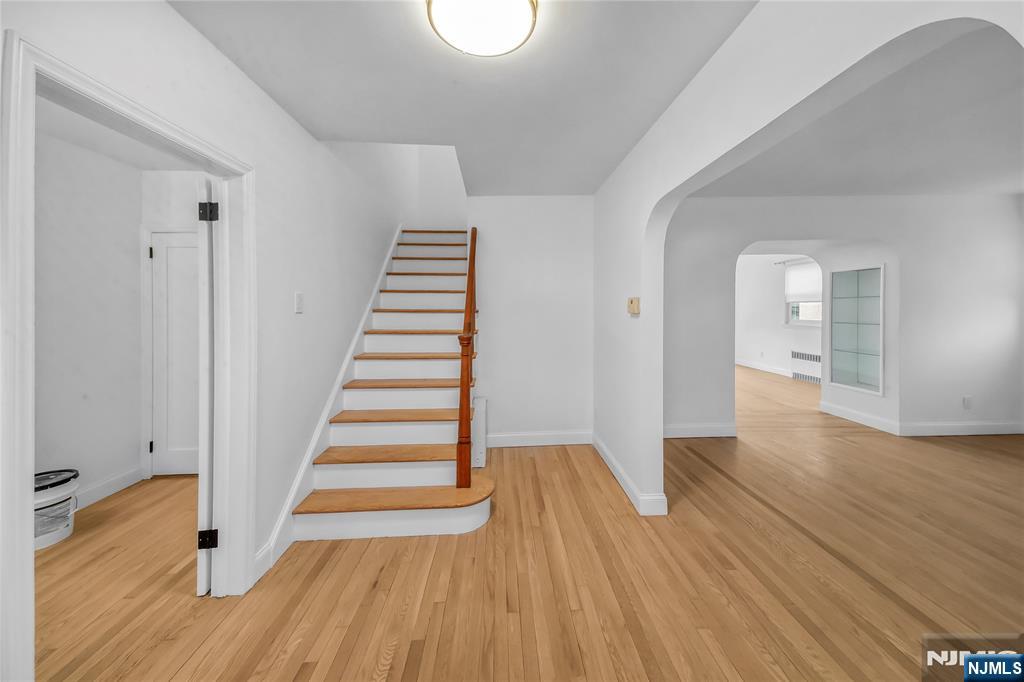 595 Knickerbocker Road Tenafly, NJ 07670 - Photo 3 of 34