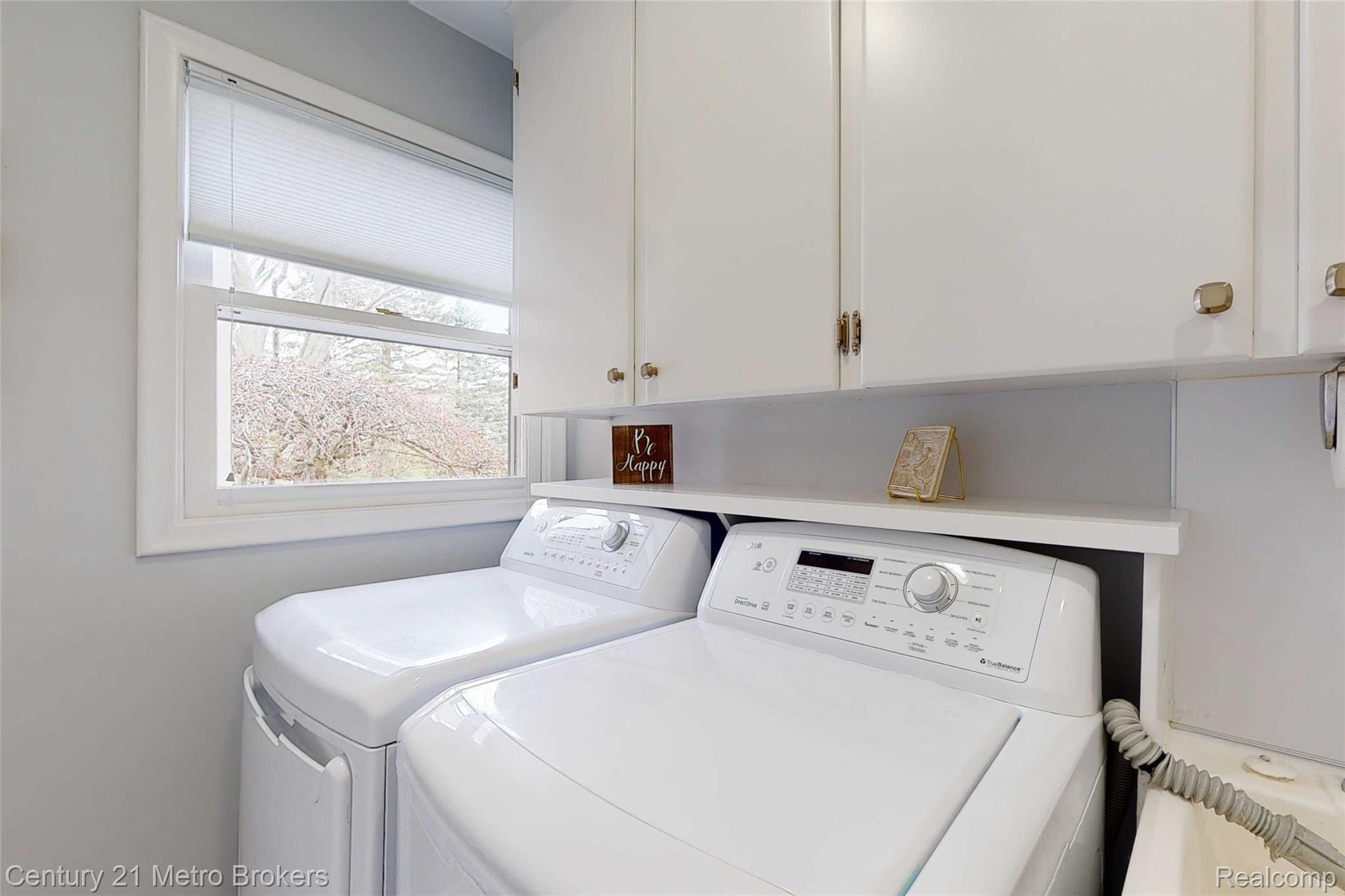 6160 Kings Scepter Road Grand Blanc, MI 48439 - Photo 39 of 55 6160-King-Scepter-Rd-Laundry 2.jpg