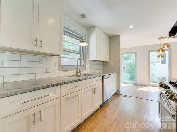 $2,900 | 3921 Sheffield Drive, Charlotte, NC 28205