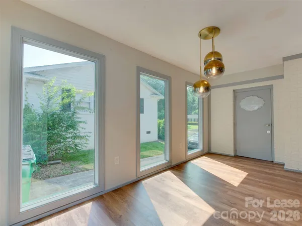 $2,900 | 3921 Sheffield Drive, Charlotte, NC 28205