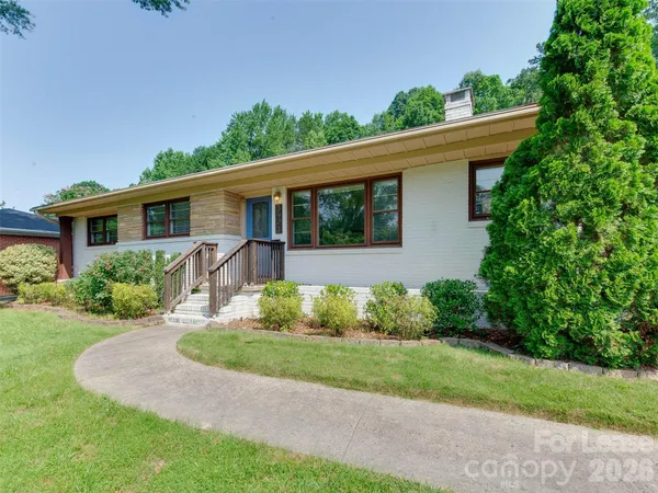 $2,900 | 3921 Sheffield Drive, Charlotte, NC 28205