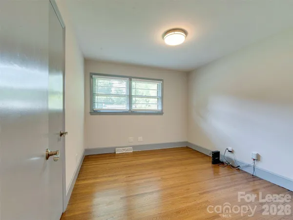 $2,900 | 3921 Sheffield Drive, Charlotte, NC 28205