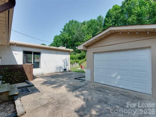 $2,900 | 3921 Sheffield Drive, Charlotte, NC 28205