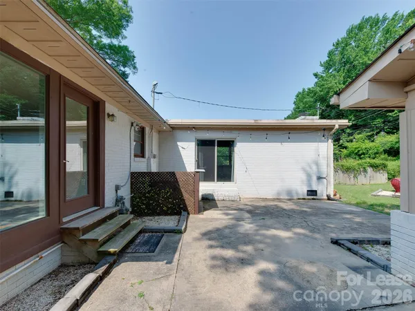 $2,900 | 3921 Sheffield Drive, Charlotte, NC 28205