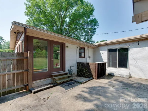 $2,900 | 3921 Sheffield Drive, Charlotte, NC 28205