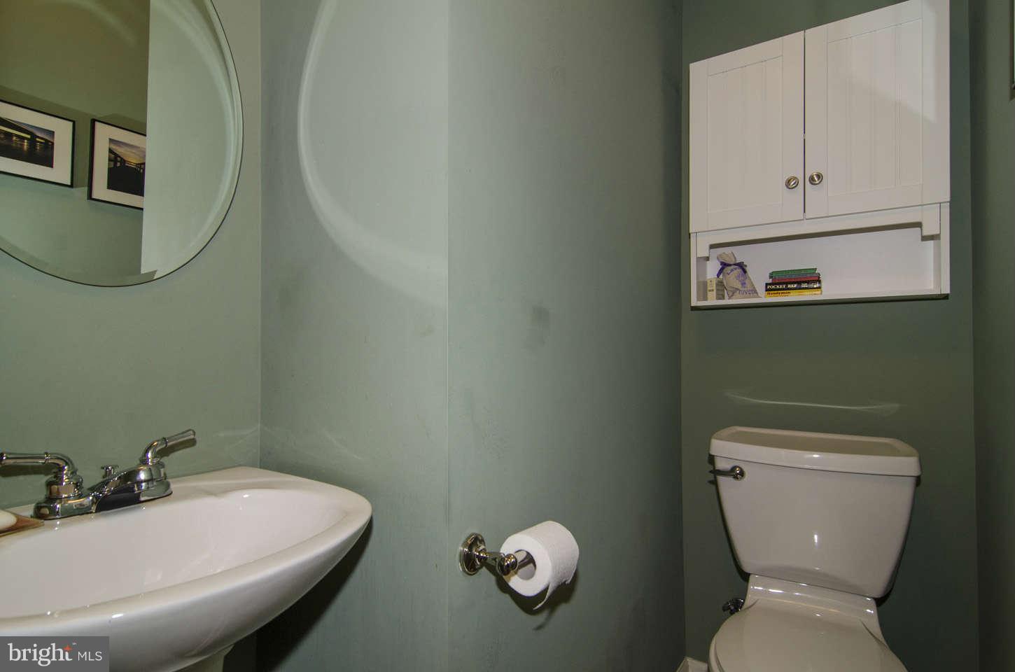2815 Rittenhouse Street Northwest Washington, DC 20015 - Photo 14 of 30 Bath