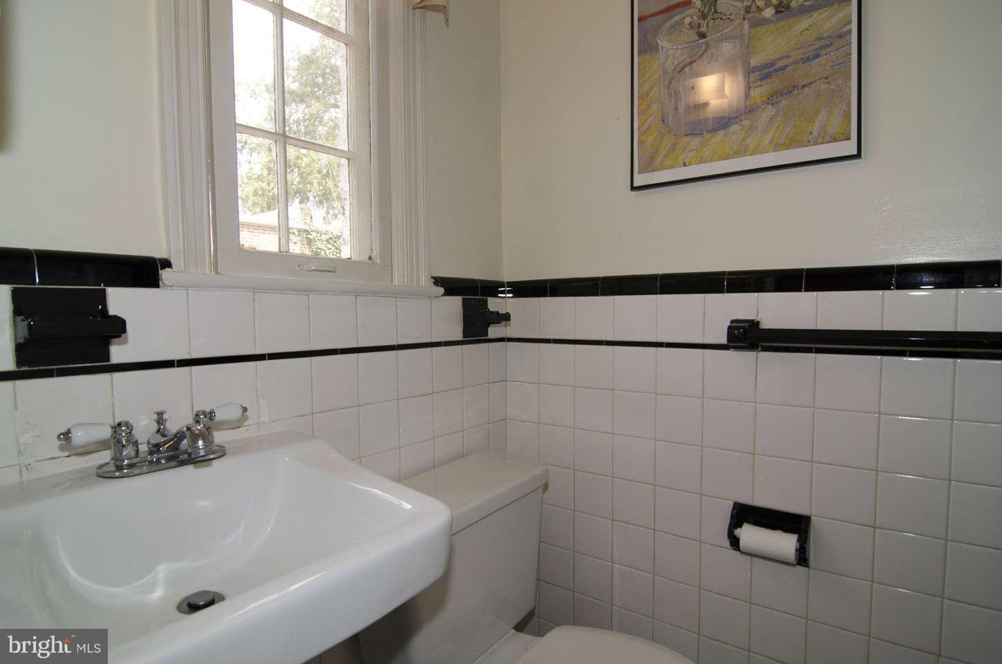 2815 Rittenhouse Street Northwest Washington, DC 20015 - Photo 22 of 30 Bath (Master)