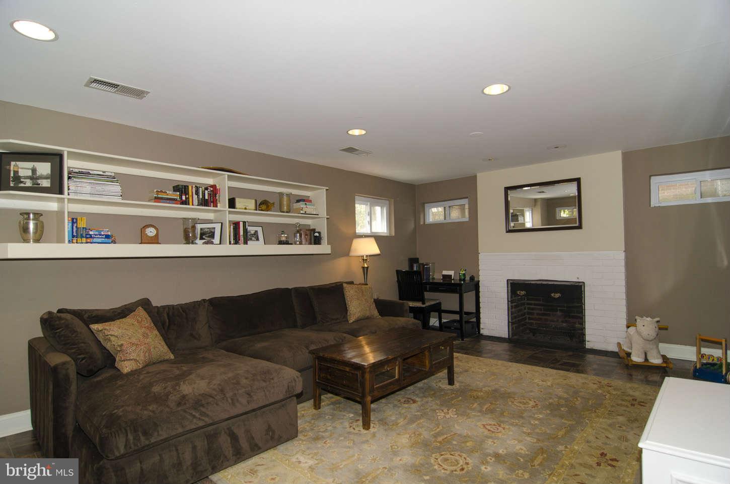 2815 Rittenhouse Street Northwest Washington, DC 20015 - Photo 23 of 30 Family Room
