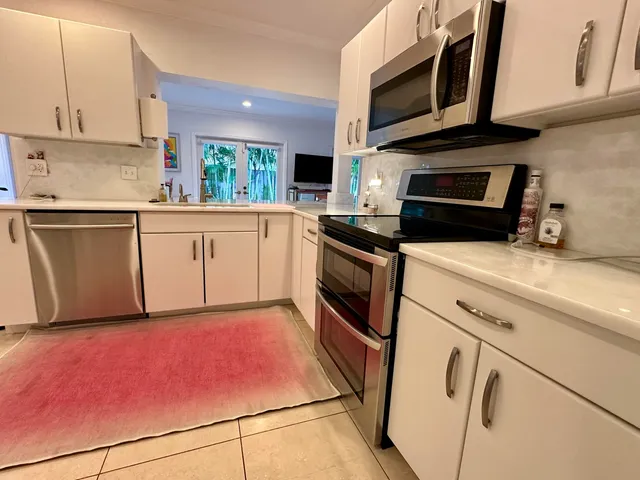 $6,250 | 801 Northwest 6th Drive, Boca Raton, FL 33486