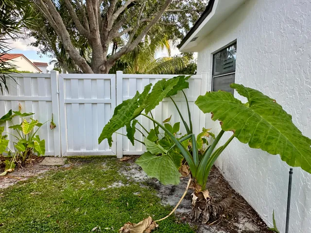 $6,250 | 801 Northwest 6th Drive, Boca Raton, FL 33486