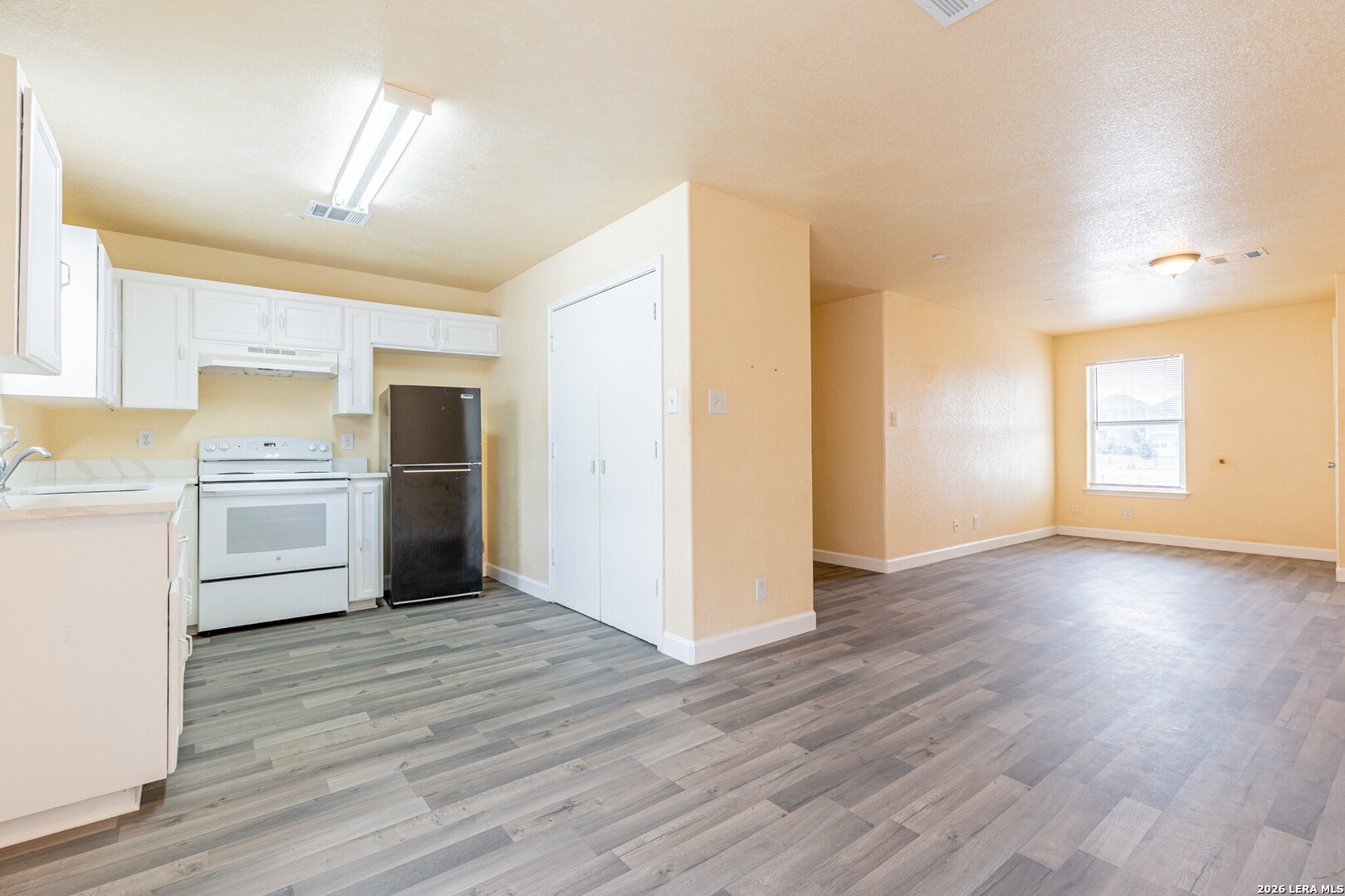 6482 Spring Time Street San Antonio, TX 78249 - Photo 9 of 26