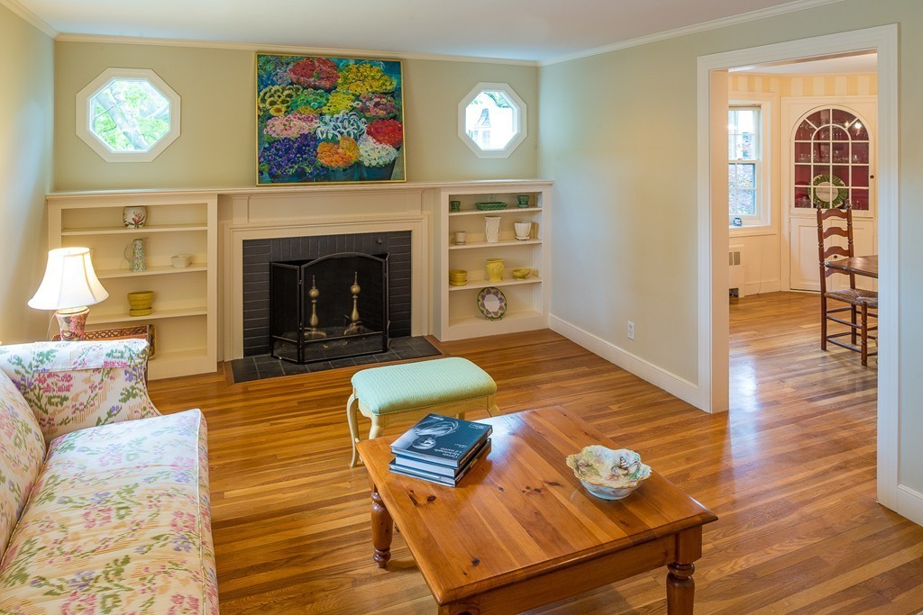 9 Churchill Road Marblehead, MA 01945 - Photo 4 of 30 Gallery Image 4