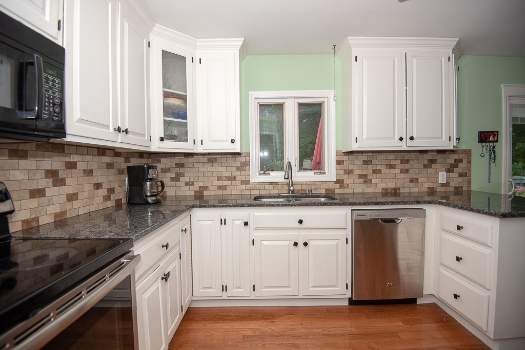 87 Larned Road Oxford, MA 01540 - Photo 4 of 28 Gallery Image 4