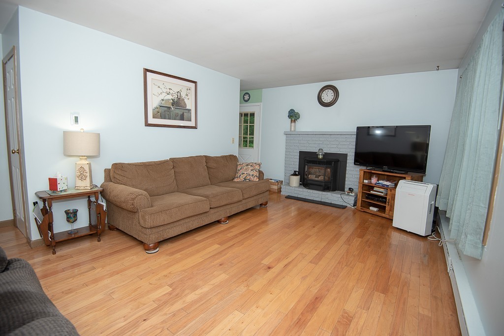 87 Larned Road Oxford, MA 01540 - Photo 10 of 28 Gallery Image 10
