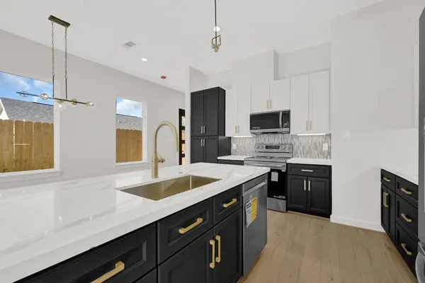 $2,450 | 3628 Lydia Street, Houston, TX 77021