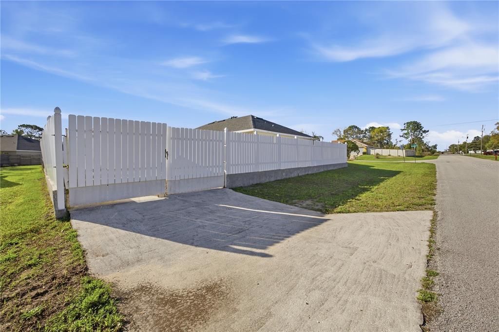 14185 Dorado Street Spring Hill, FL 34609 - Photo 31 of 32