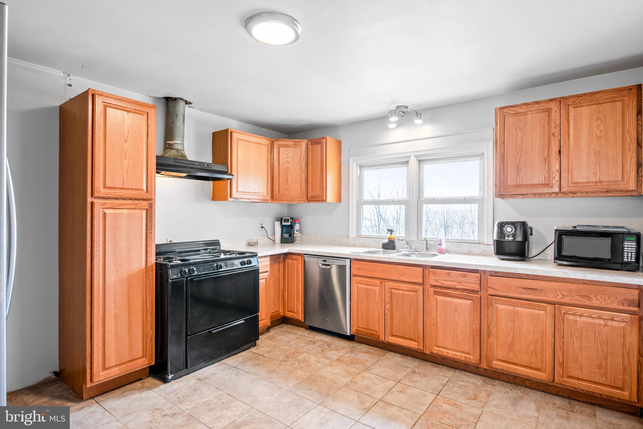 8966 Hawbottom Road Middletown, MD 21769 - Photo 4 of 23