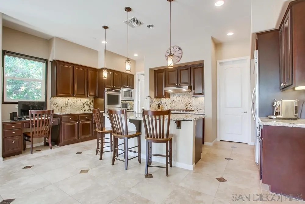 2352 Country Heights Road Escondido, CA 92026 - Photo 6 of 25 Gallery Image 6