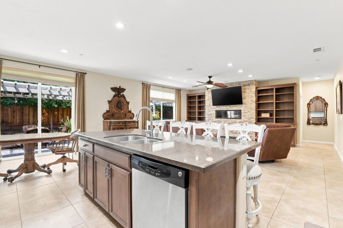 9531 Rodeo Drive Gilroy, CA 95020 - Photo 10 of 42 Gallery Image 10