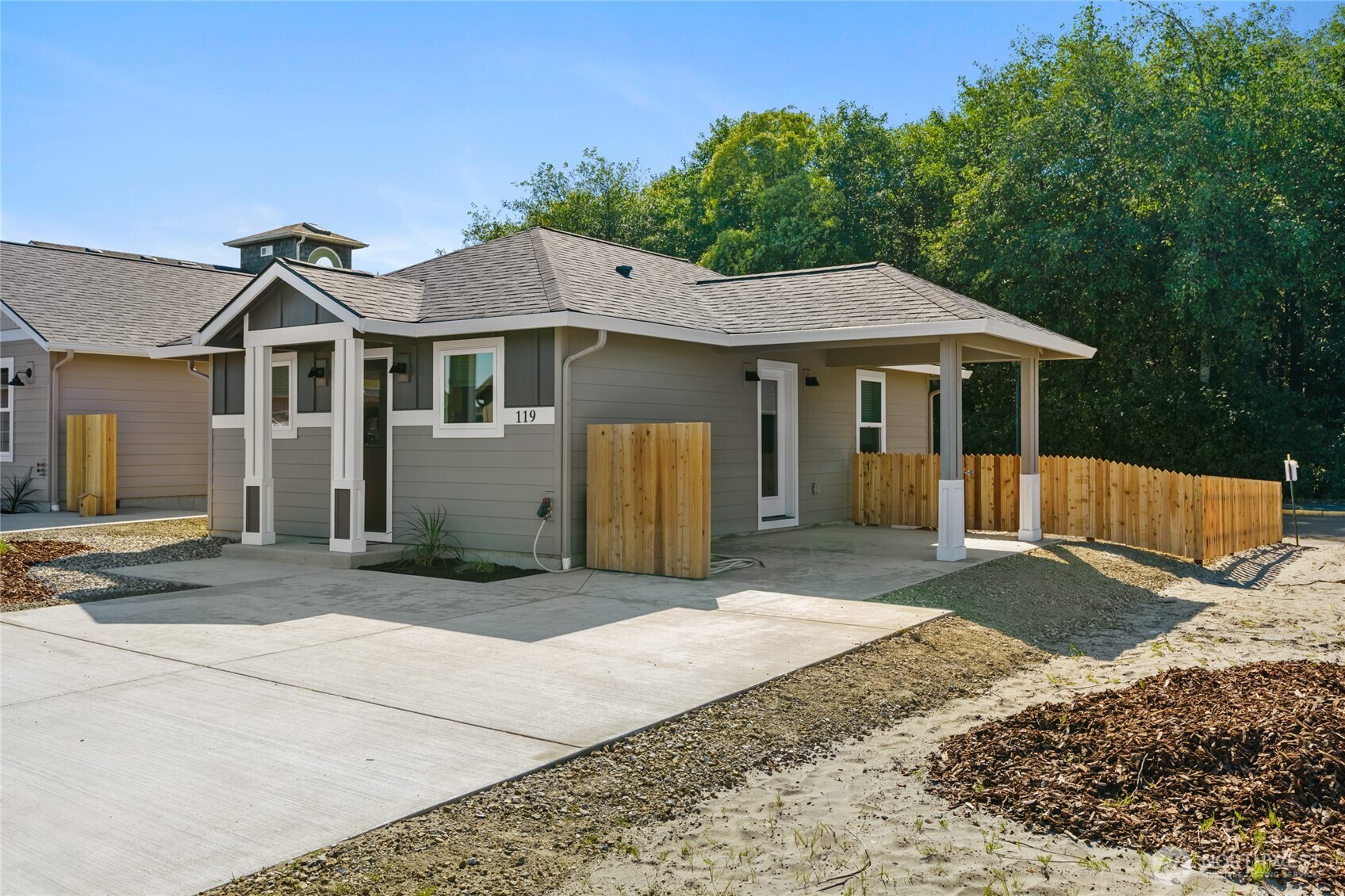 119 7th Street Southwest Long Beach, WA 98631 - Photo 2 of 30