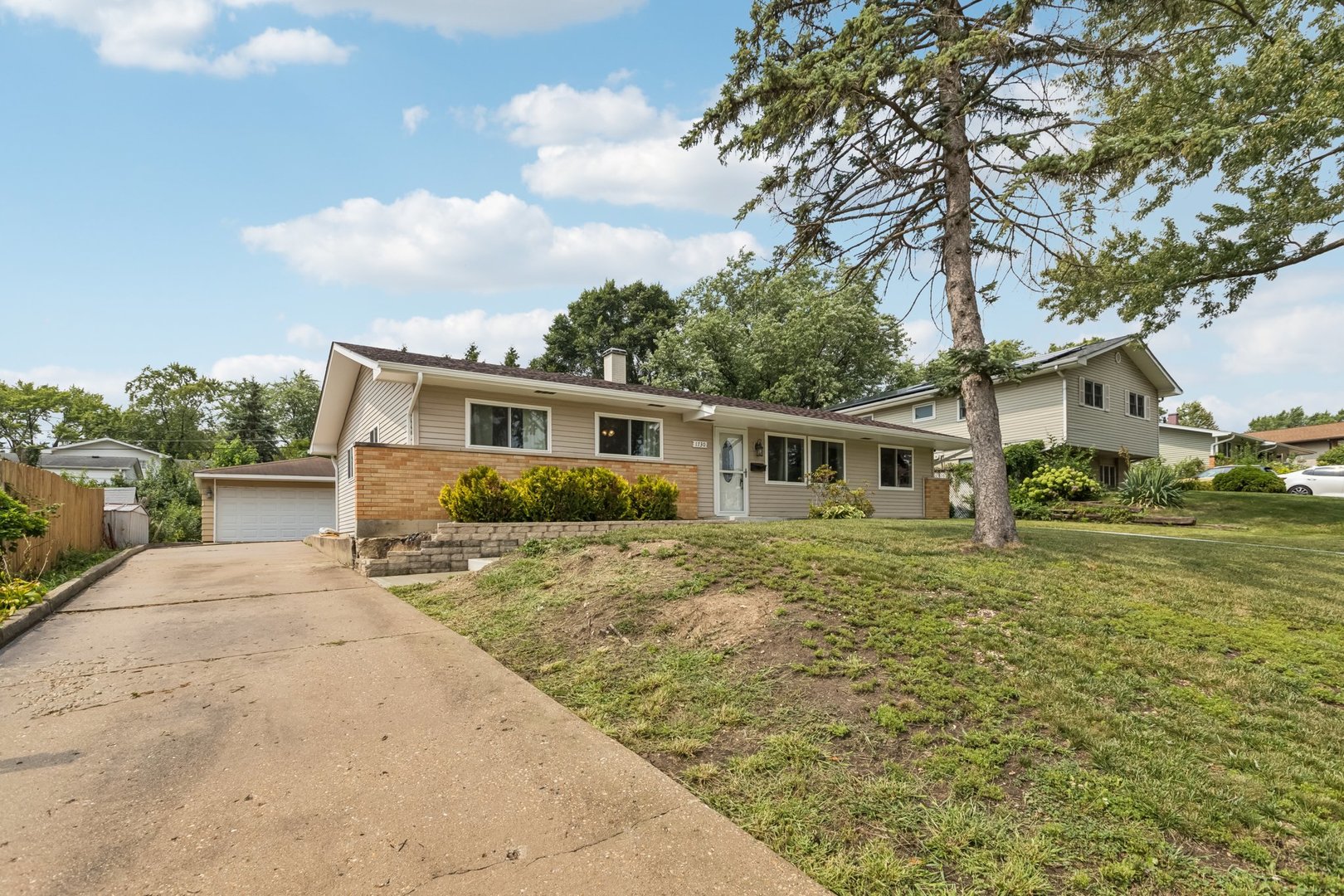 1730 Pierce Road Hoffman Estates, IL 60169 - Photo 3 of 34 Gallery Image 3