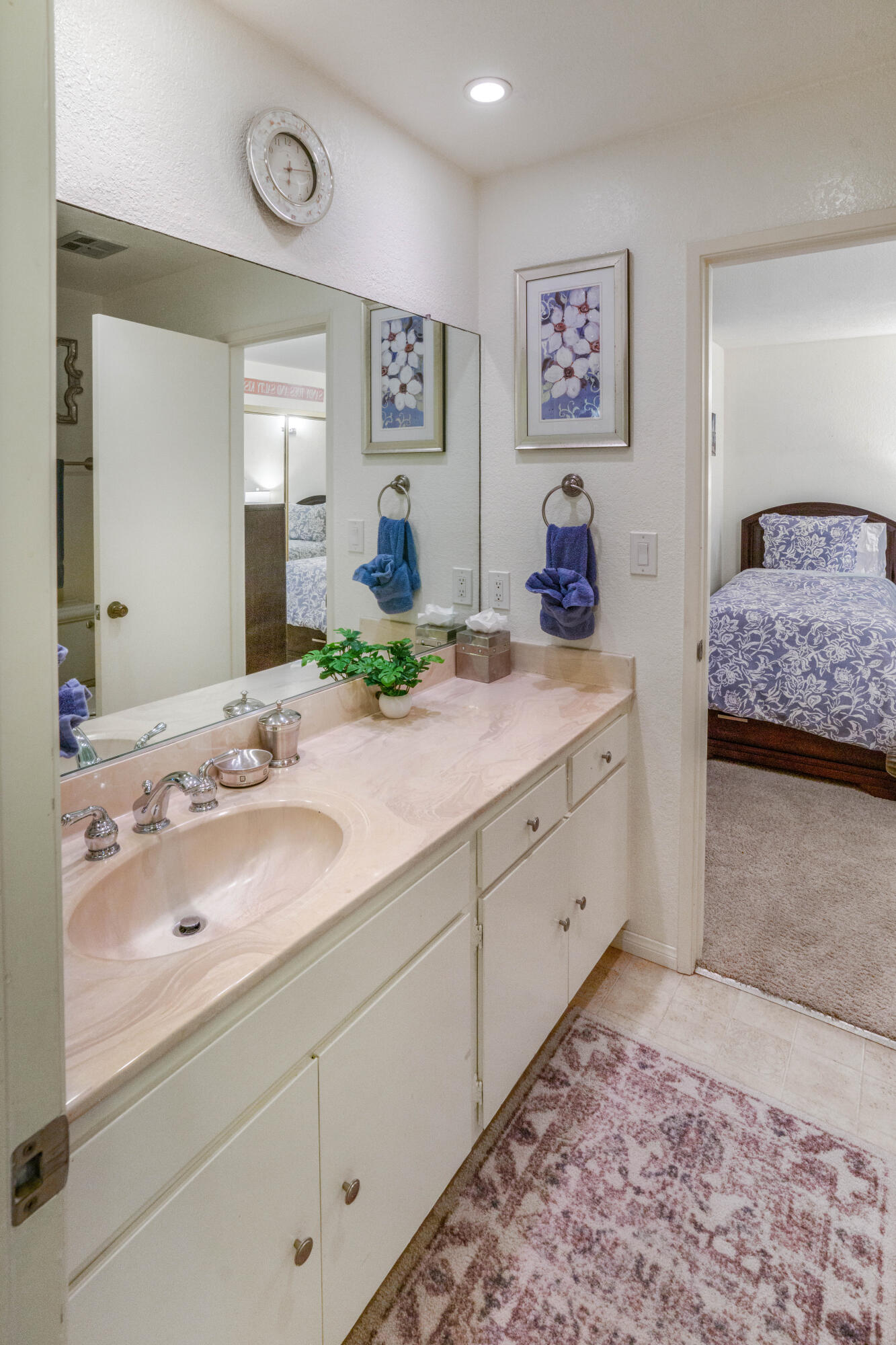 3375 Foothill Road, Unit 1132 Carpinteria, CA 93013 - Photo 11 of 41 Guest Bath