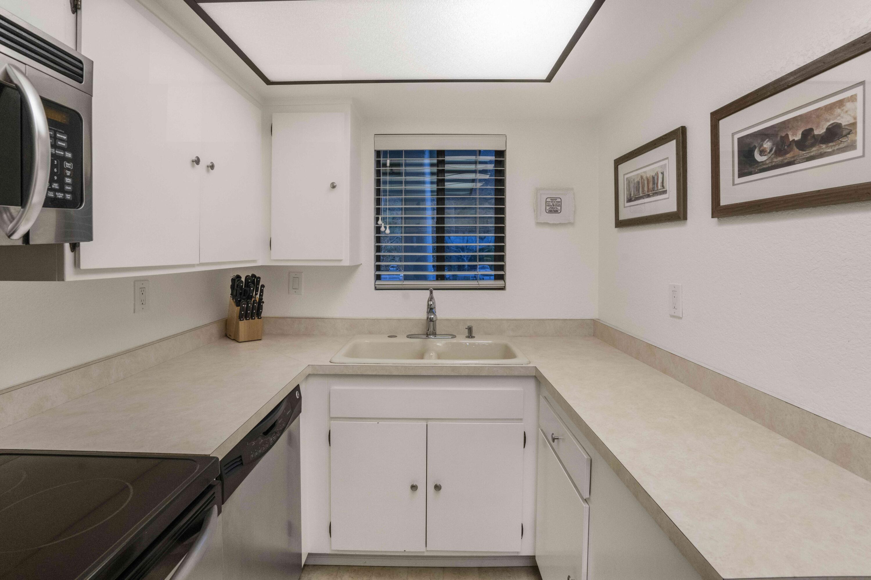 3375 Foothill Road, Unit 1132 Carpinteria, CA 93013 - Photo 6 of 41 A7R07884