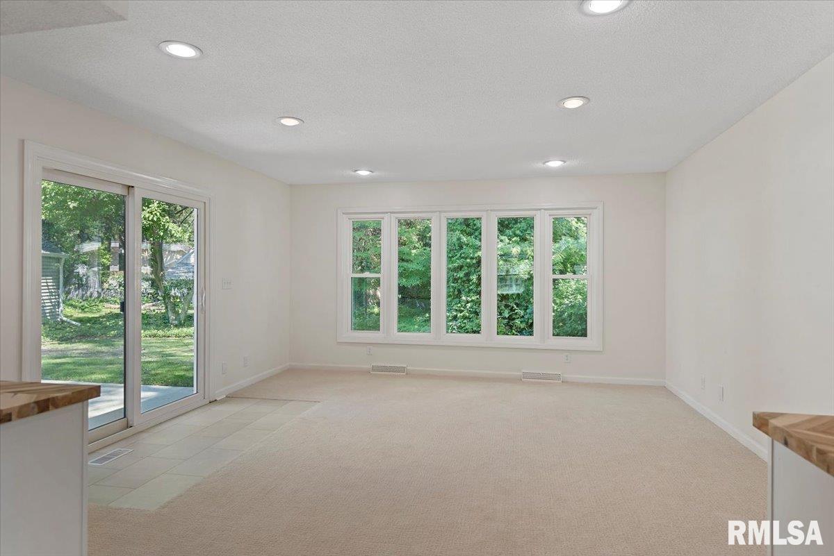 1820 Noble Avenue Springfield, IL 62704 - Photo 9 of 50 Gallery Image 9