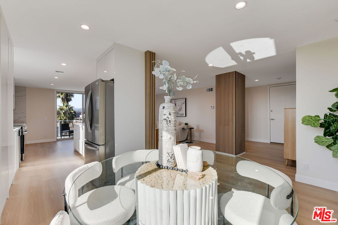 100 South Doheny Drive, Unit 705 Los Angeles, CA 90048 - Photo 14 of 43