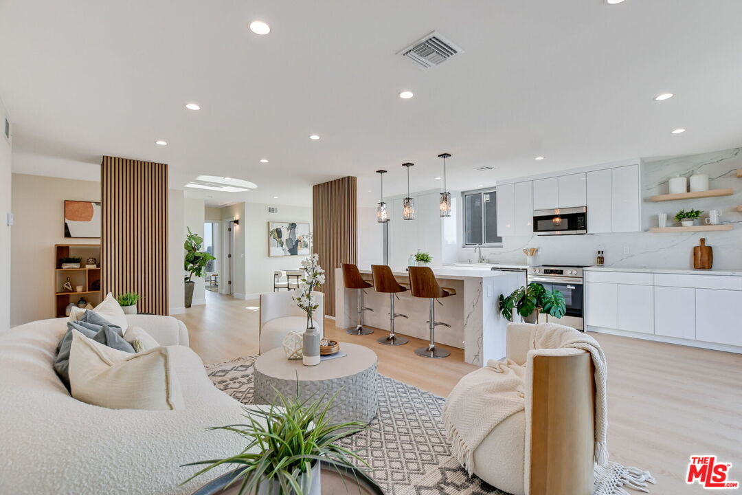 100 South Doheny Drive, Unit 705 Los Angeles, CA 90048 - Photo 2 of 43