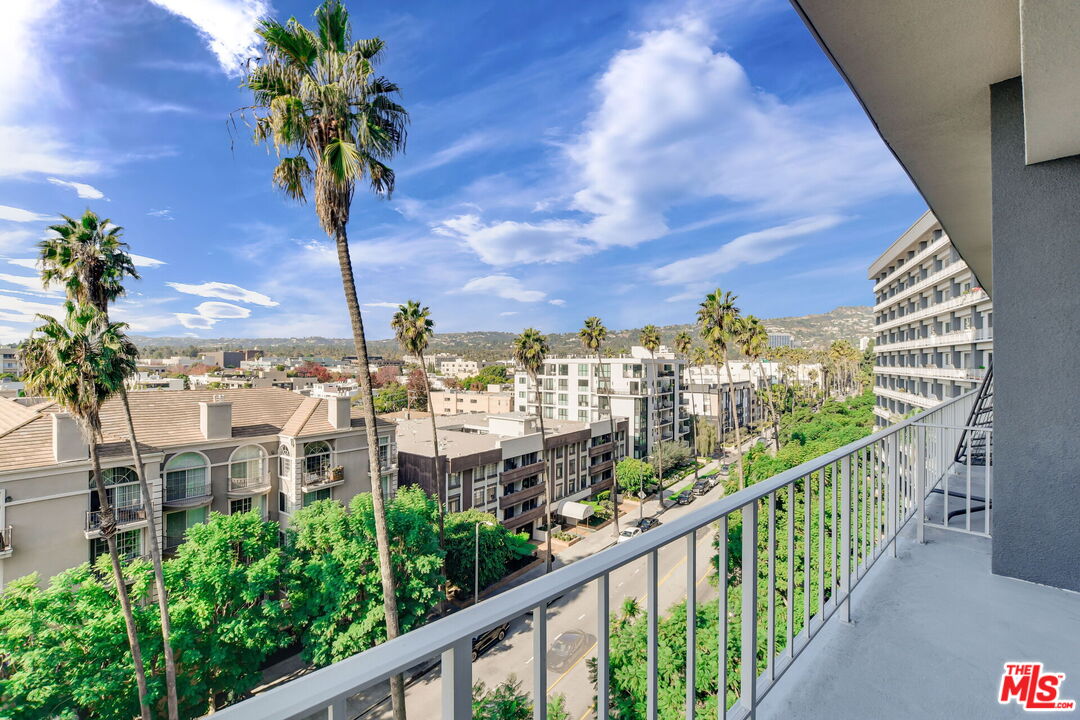 100 South Doheny Drive, Unit 705 Los Angeles, CA 90048 - Photo 24 of 43