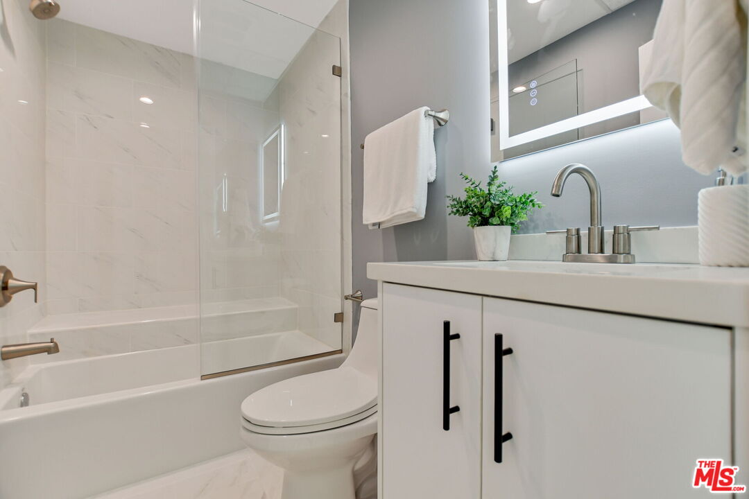 100 South Doheny Drive, Unit 705 Los Angeles, CA 90048 - Photo 27 of 43