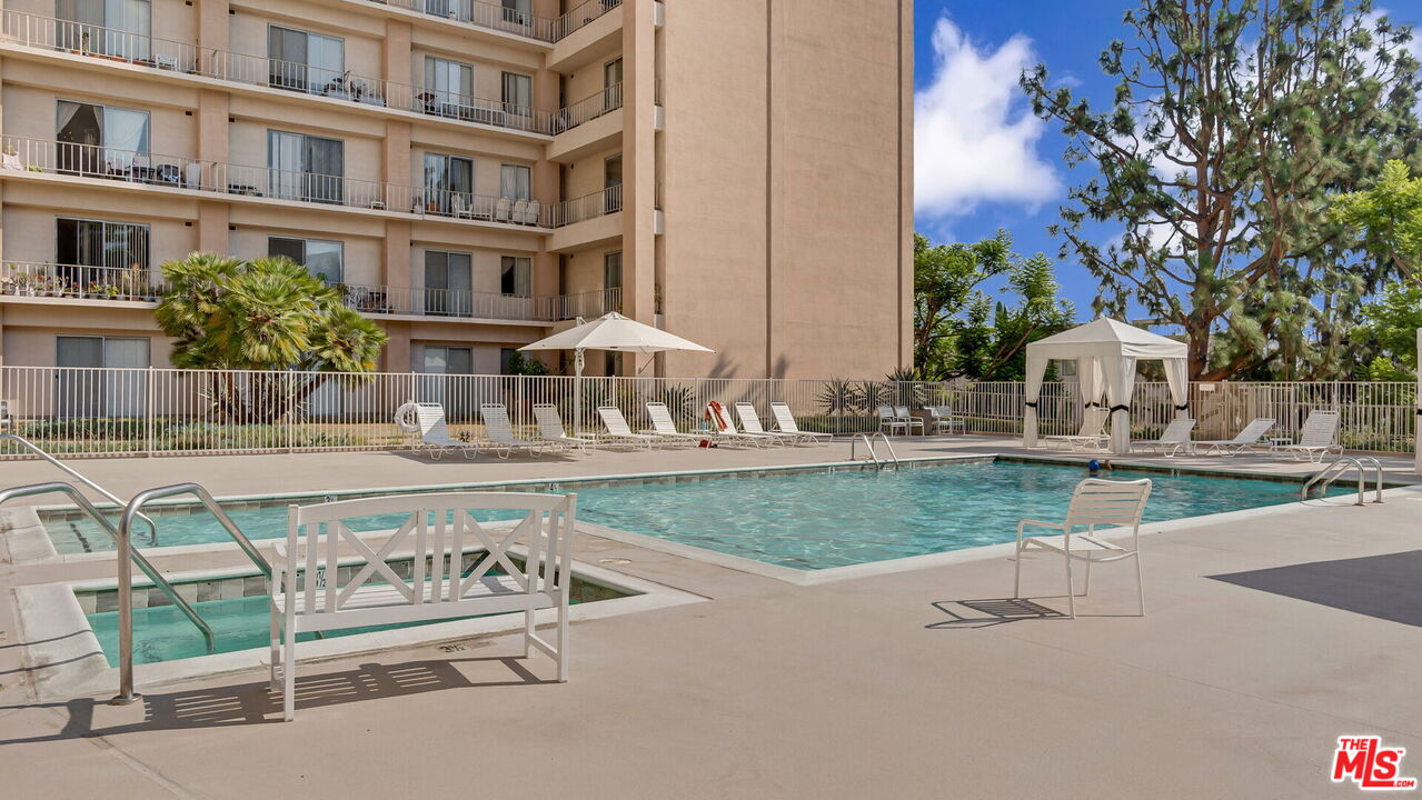 100 South Doheny Drive, Unit 705 Los Angeles, CA 90048 - Photo 33 of 43