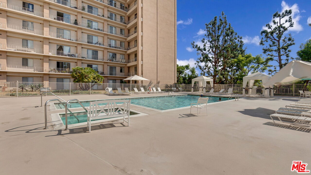 100 South Doheny Drive, Unit 705 Los Angeles, CA 90048 - Photo 36 of 43