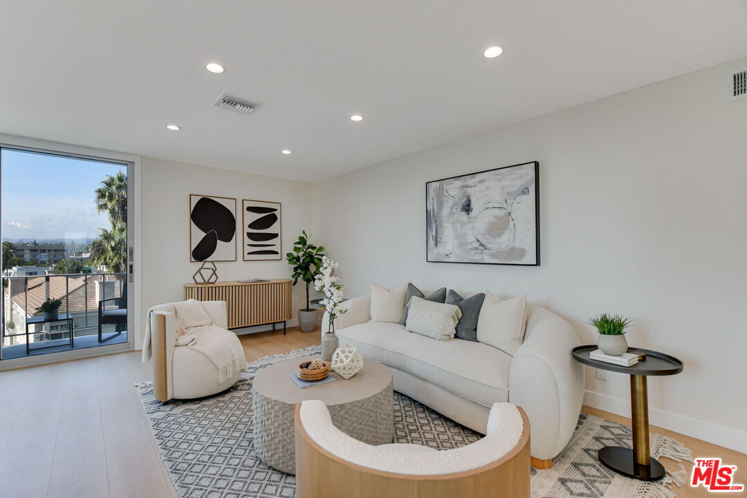 100 South Doheny Drive, Unit 705 Los Angeles, CA 90048 - Photo 4 of 43