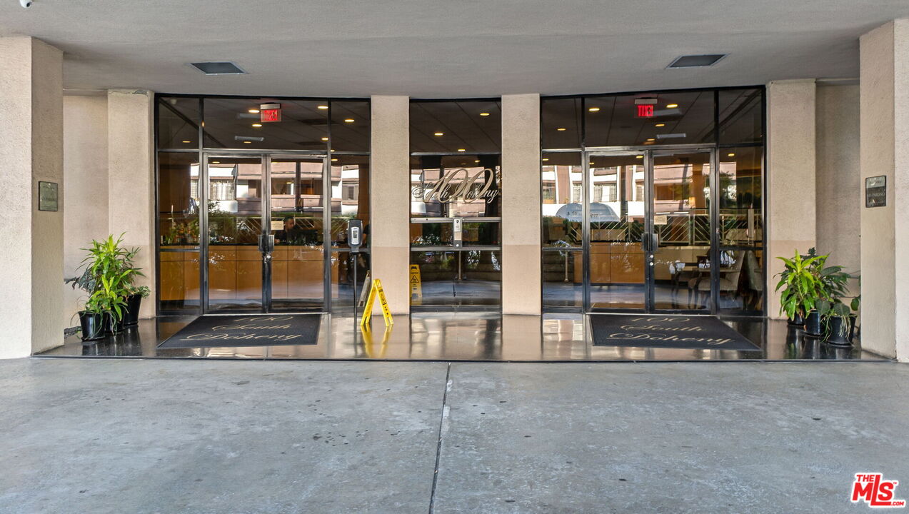 100 South Doheny Drive, Unit 705 Los Angeles, CA 90048 - Photo 43 of 43