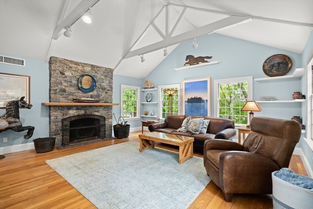 72 Fairlee Road Newton, MA 02468 - Photo 20 of 40